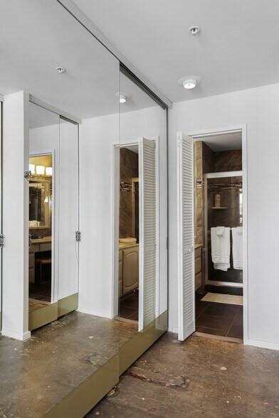 Building Photo - 3000 Farnam St