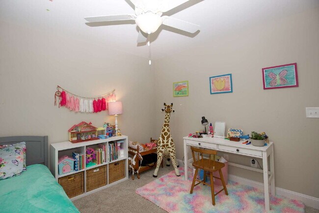 Building Photo - "Charming 4-Bedroom Retreat with Fireplace and 3 Full Baths in Aberdeen!"