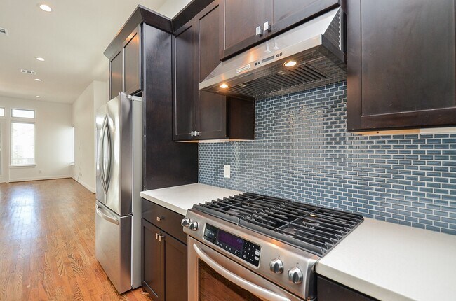 Building Photo - 1245A Bonner St