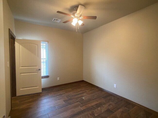 Building Photo - 3 Misty Morning Ln