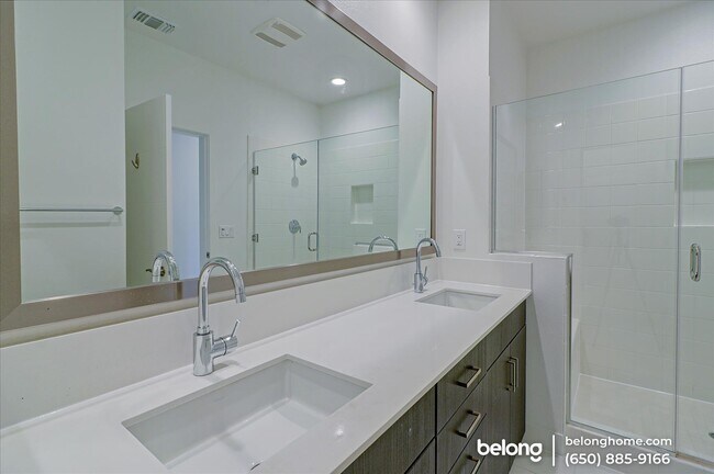 Building Photo - 105 Uptown Cir