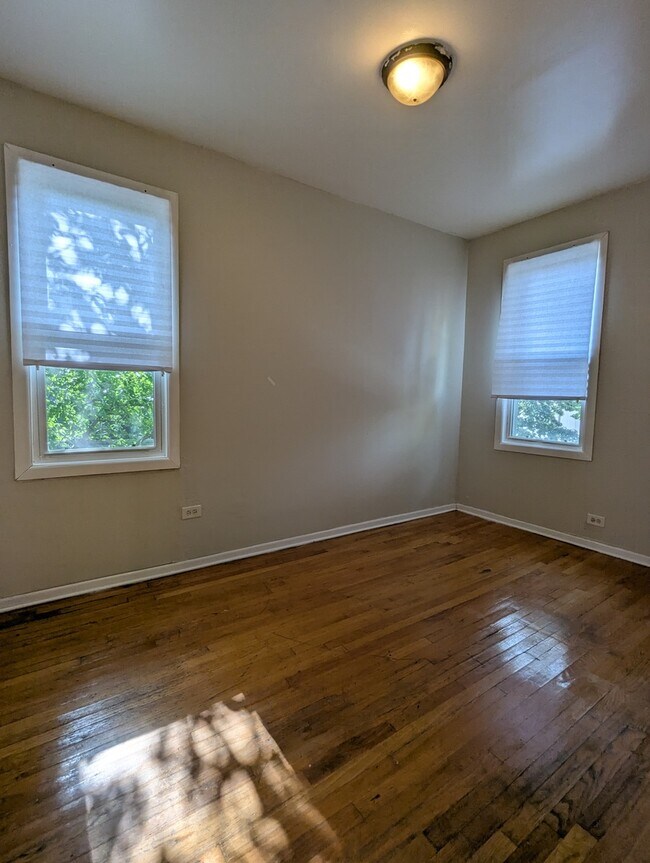 Building Photo - 4447 W Carroll Ave