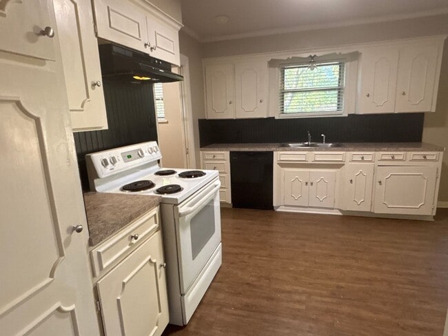 Building Photo - 204 Ridgecrest Dr