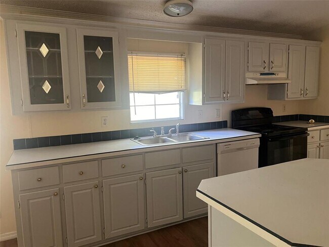 Building Photo - 4449 Grand Oaks Dr