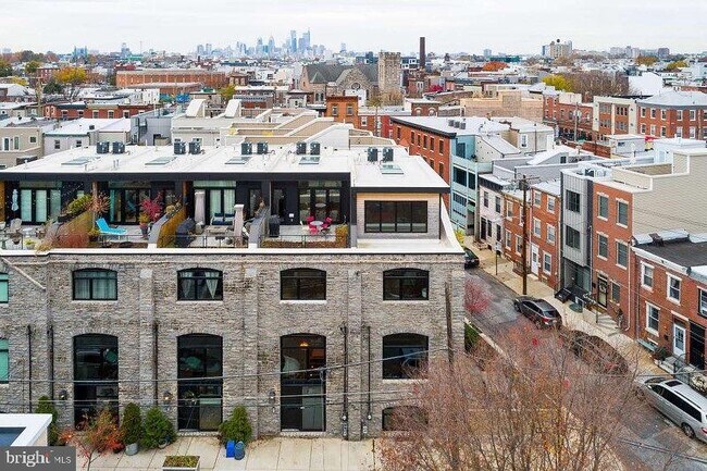 Building Photo - 2128 E Firth St