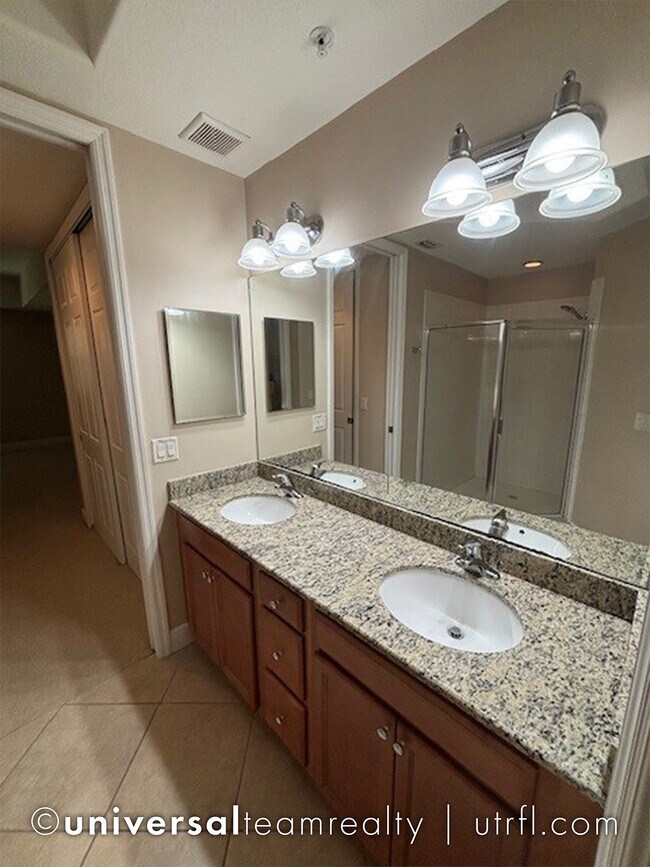 Building Photo - 13781 Julias Way