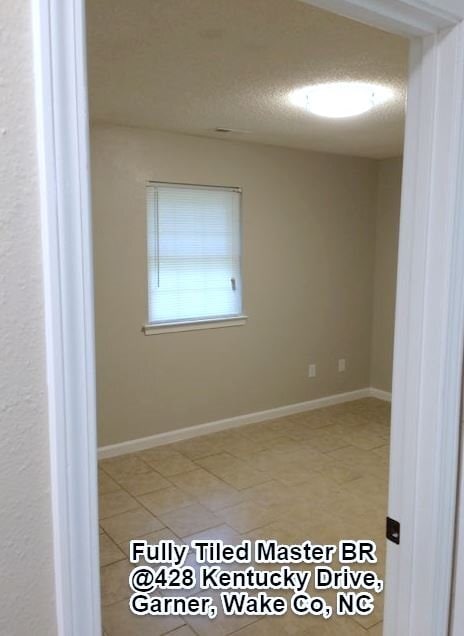 Building Photo - Garner 2 BR, 2 FULL Bath Single Level Town...
