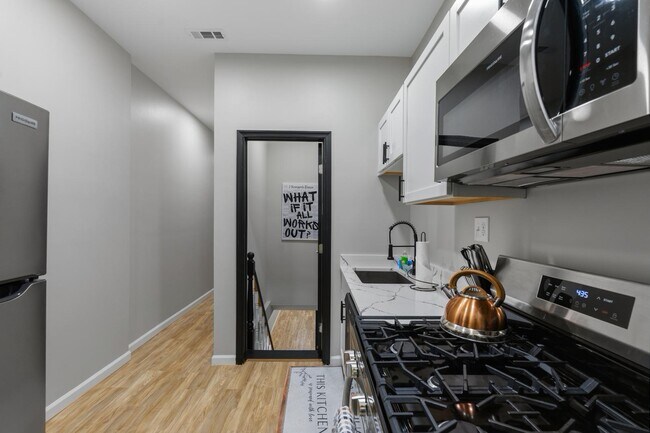 Building Photo - 3022 Auchentoroly Terrace