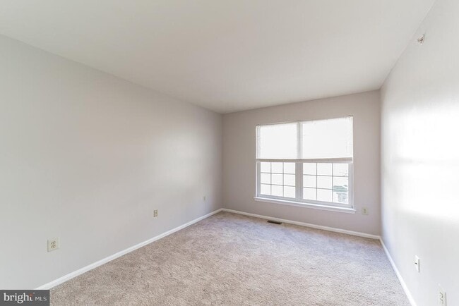 Building Photo - 40 Madison Way