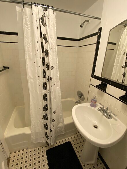 Primary Photo - 854 Beacon St