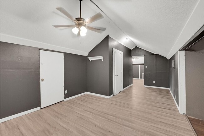 Building Photo - 310 N Rock Island St