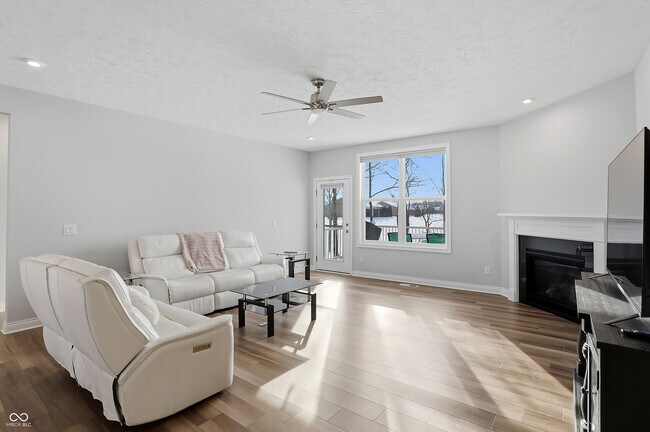 Building Photo - 16067 Loire Valley Dr