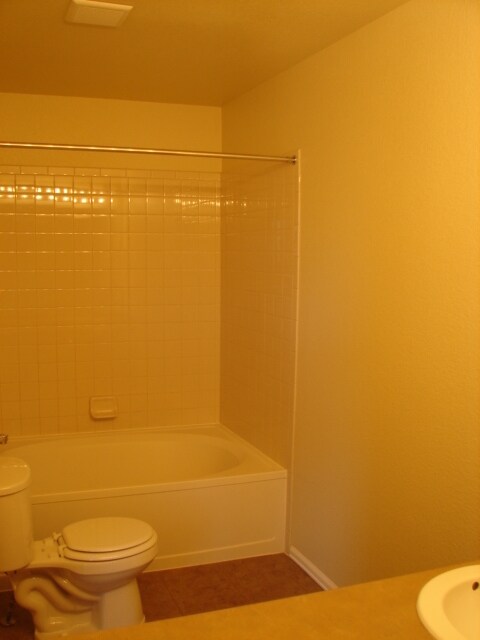 Building Photo - 3448 Kingfisher Nest Grove