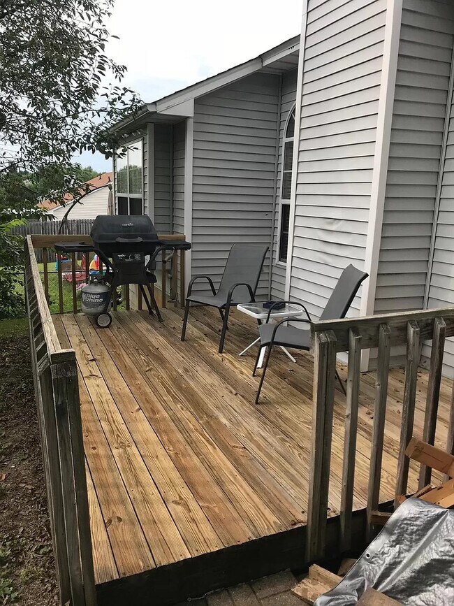 Building Photo - 2242 Stonewood Ln