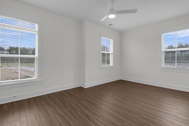 Building Photo - 268 Symphony Ave