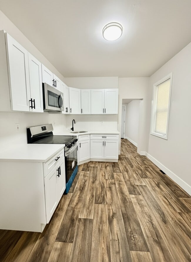 Building Photo - 1855 E Westmoreland St