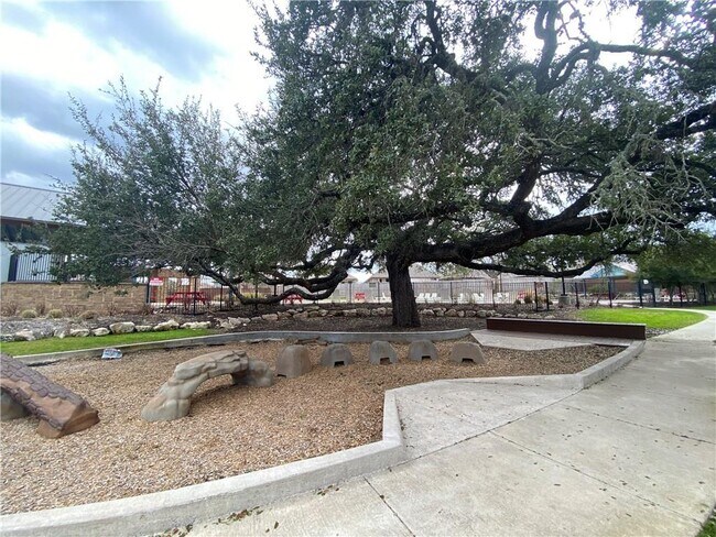 Building Photo - 2009 Alyssas Dr