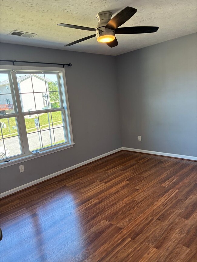 Building Photo - **ELIZABETHTOWN INDEPENDENT SCHOOL DISTRICT**