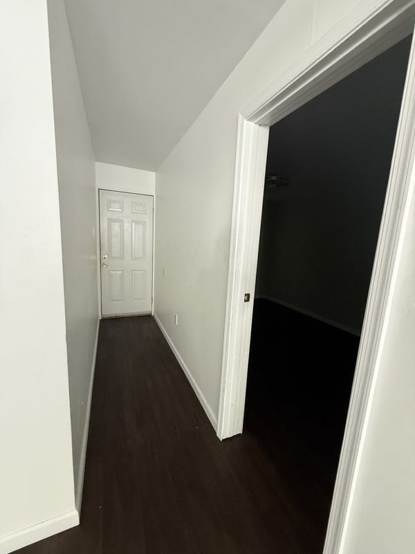 Building Photo - 132 E Main St