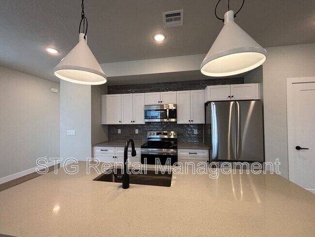 Building Photo - 3963 Fossil Way