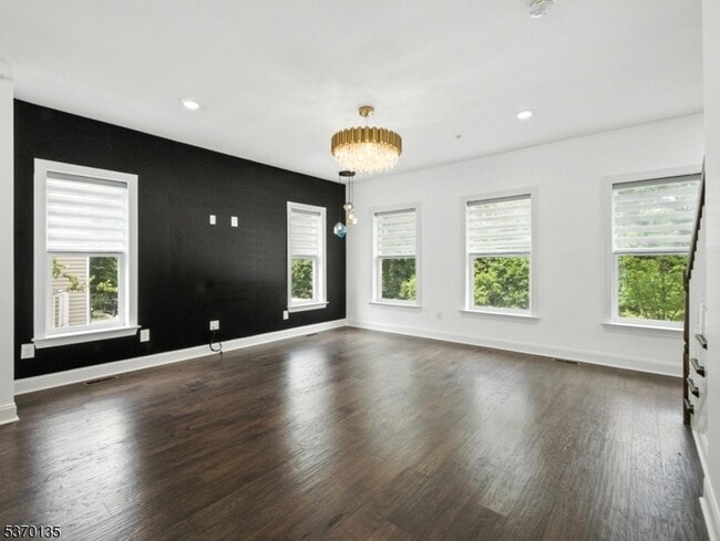 Building Photo - 701 Abbe Rd