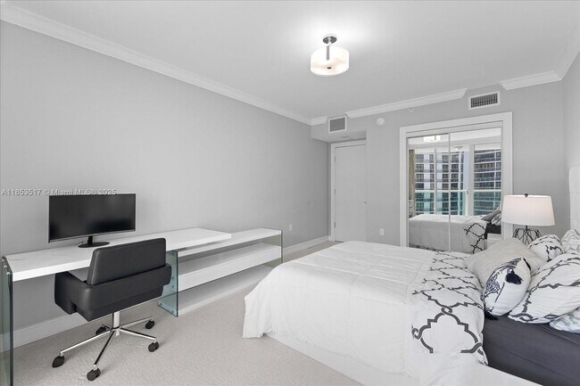 Building Photo - 20201 E Country Club Dr