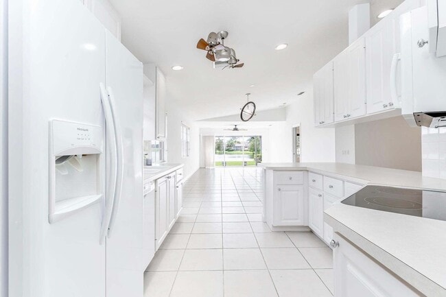 Building Photo - 8270 Eleuthera Ln