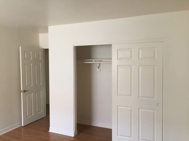 Building Photo - 5261 River Glen Dr