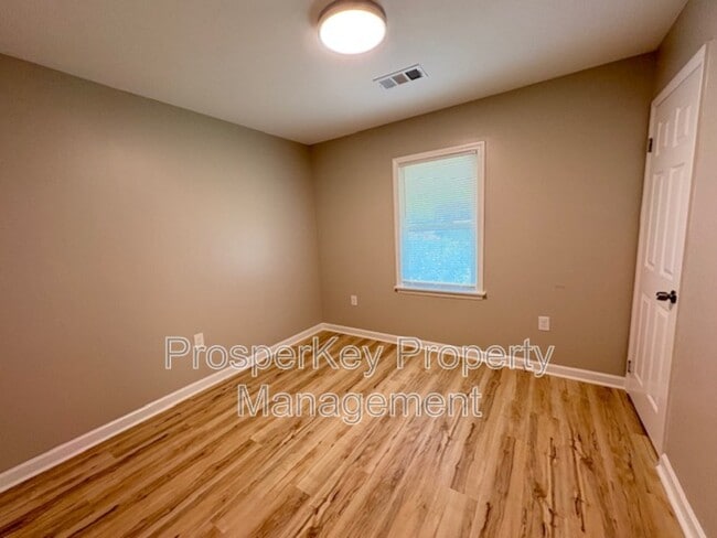 Building Photo - 5613 Pollman St