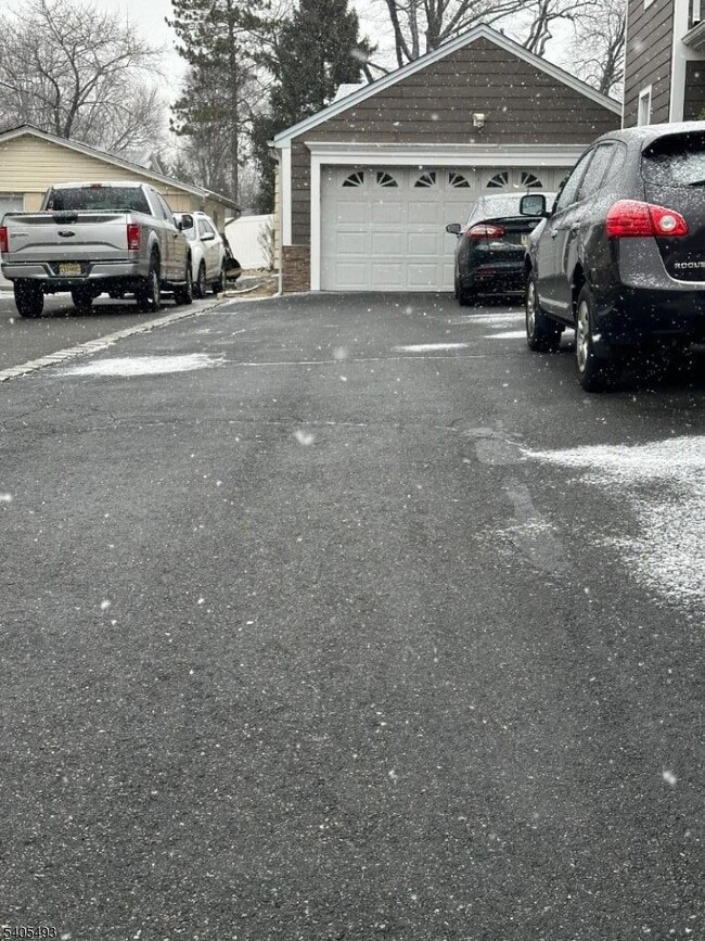 Building Photo - 200 Claremont Ave