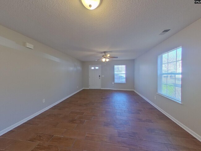 Building Photo - 2000 Lake Carolina Dr