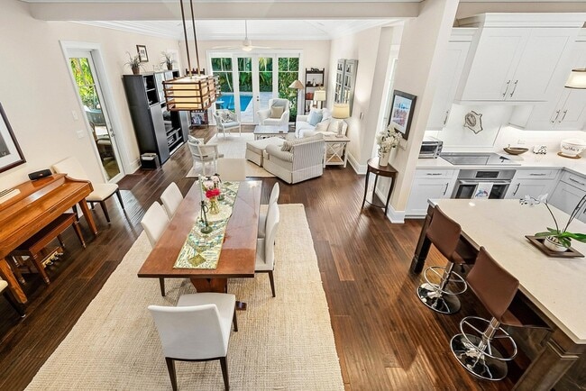 Building Photo - 120 Grove Way