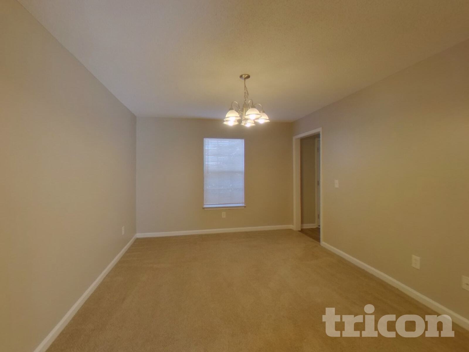 Building Photo - 500 Gingerbread Ct S