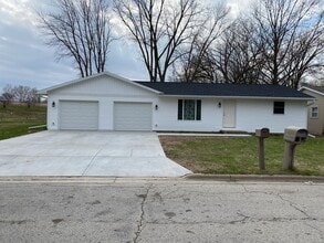 Building Photo - 147 Viewpoint Rd.