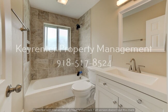 Building Photo - Recently Renovated 3 Bed 2 Bath in Collinsville!