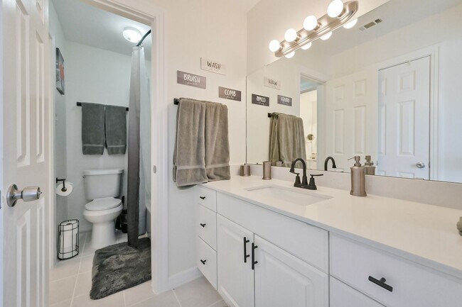 Building Photo - FULLY FURNISHED Grand Prairie 4 Bedroom Home