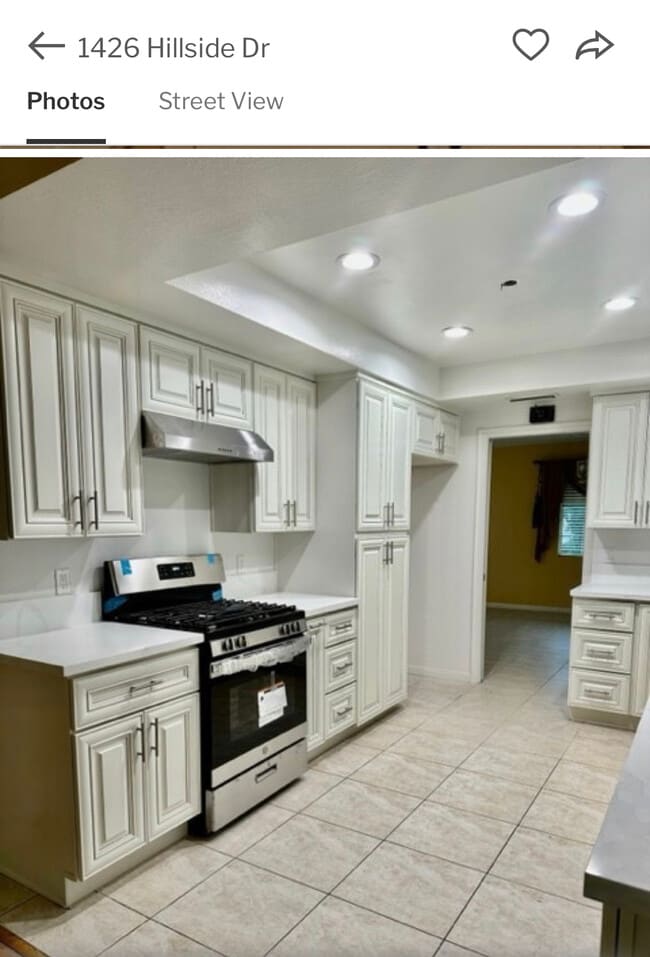 Building Photo - 1426 Hillside Dr