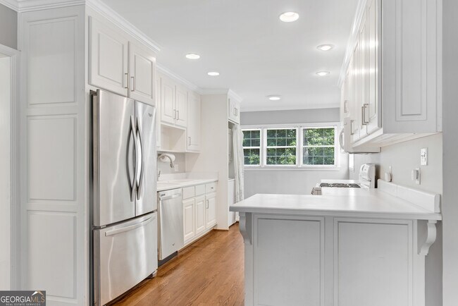 Building Photo - 1194 Spring Valley Ln NE