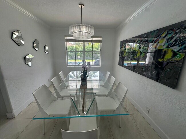 Building Photo - 1063 Sunflower Cir