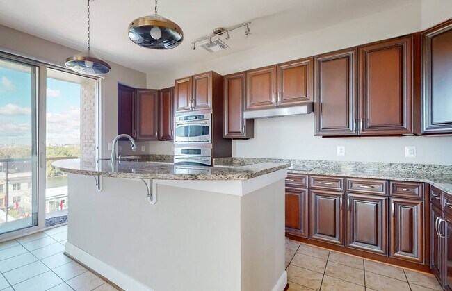 Building Photo - 210 Rocketts Way