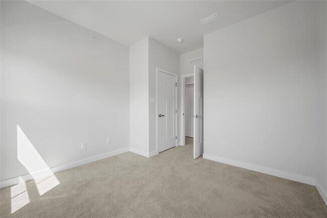 Building Photo - 505 Blackrock Blvd