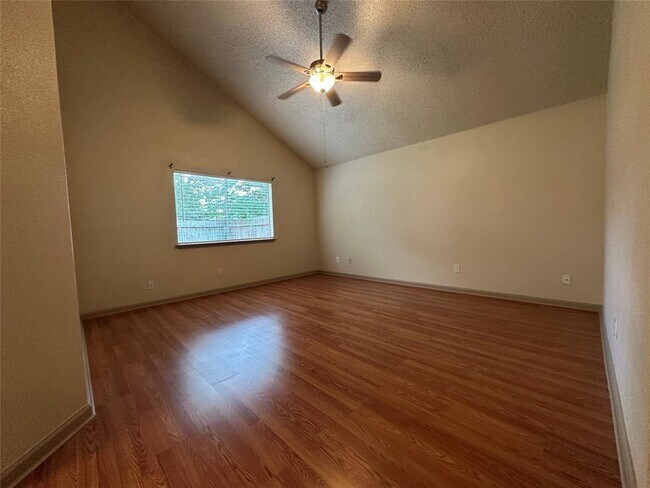 Building Photo - 16034 Barbarossa Dr