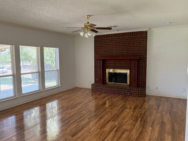 Building Photo - 514 Big Oak Ct