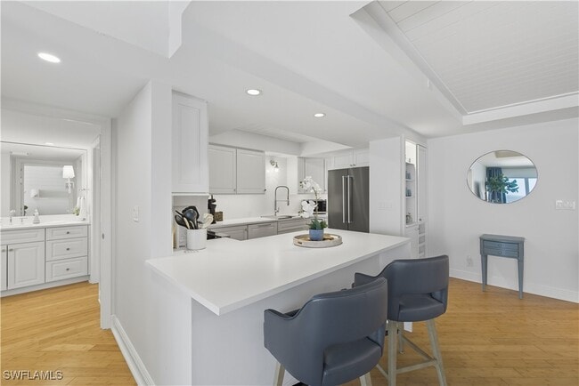 Building Photo - 3443 Gulf Shore Blvd N