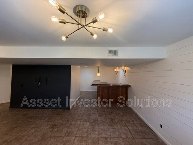 Building Photo - 8004 W 144th Pl