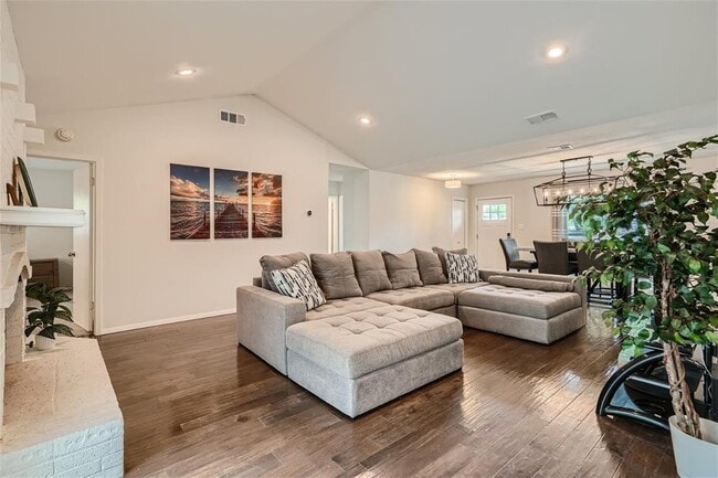 Building Photo - 6614 Ashland Dr