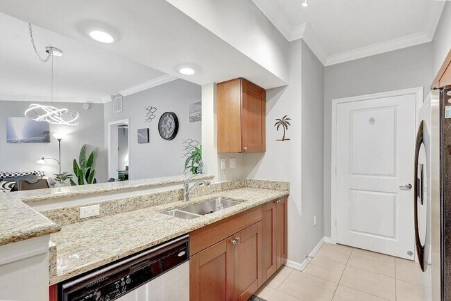 Building Photo - 975 NW Flagler Ave