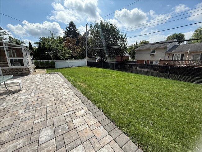 Building Photo - 50 Terrehans Ln