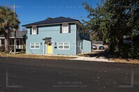 Building Photo - 1704 McGill Ave