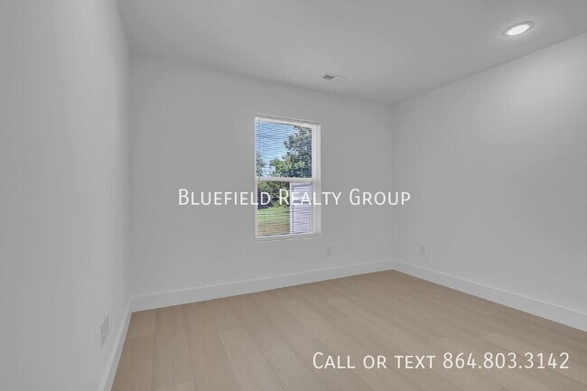 Building Photo - 72 Blackstock Rd
